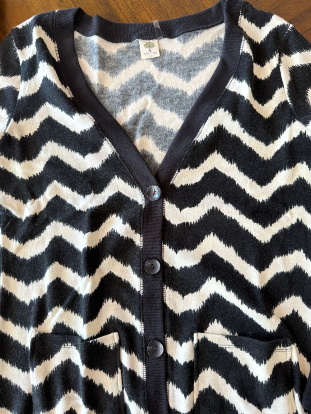 Black & White Chevron Button-Up Cardigan Sweater By Love Tree Size Large - Picture 4 of 11
